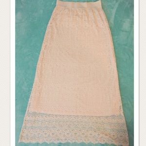Lace Maxi skirt